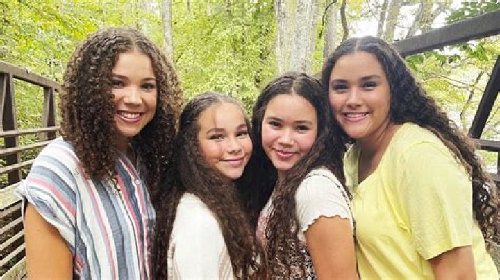 Haschak Sisters
