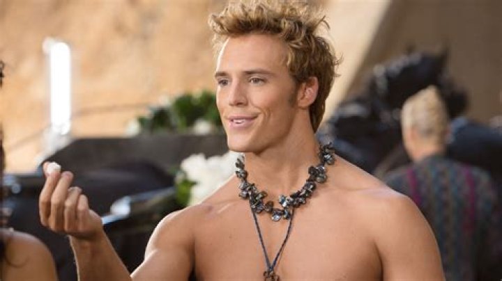 Sam Claflin Height: how tall is Sam Claflin?