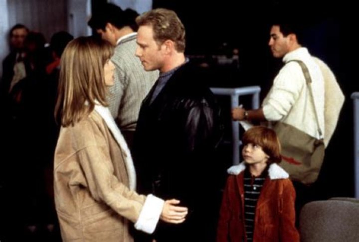 Why did Hilary Swank leave 90210?